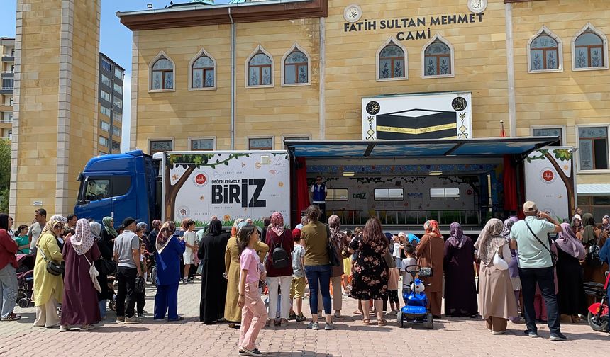 Niğde’de çocuklar eğlence tırında buluştu
