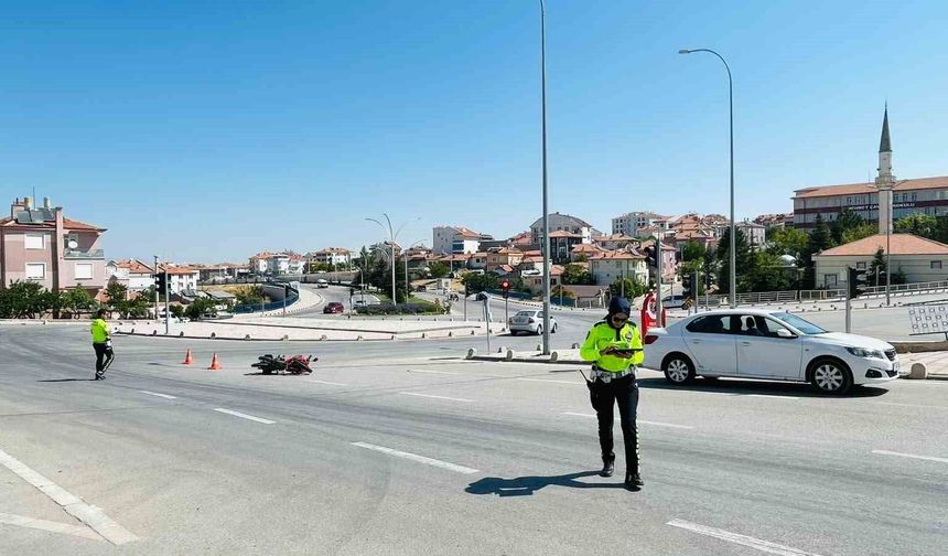 Karaman'da otomobille motosiklet çarpıştı: 1 yaralı