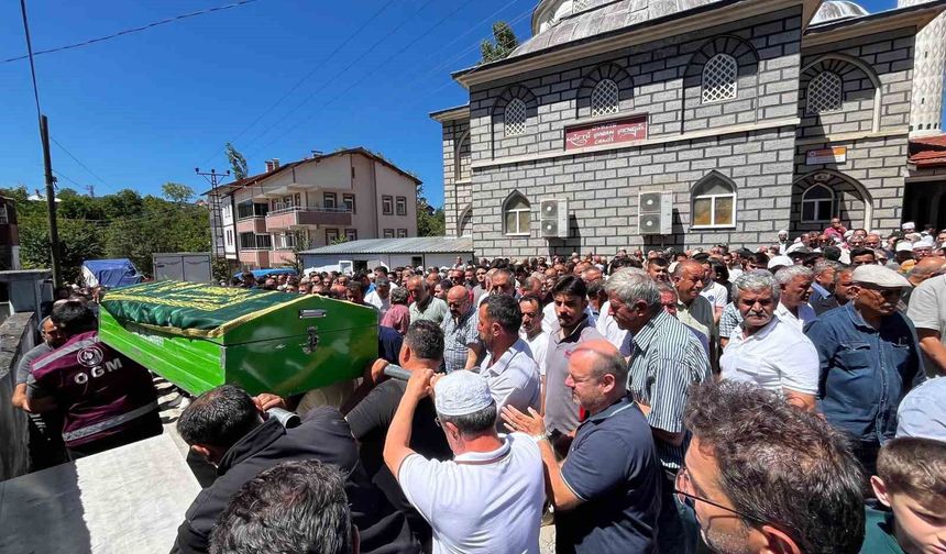 Kazada ölen tır sürücüsü toprağa verildi