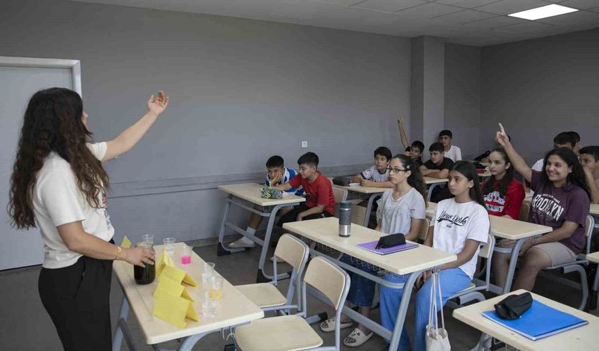 Ücretsiz yaz atölyeleri öğrencilerden yoğun ilgi görüyor