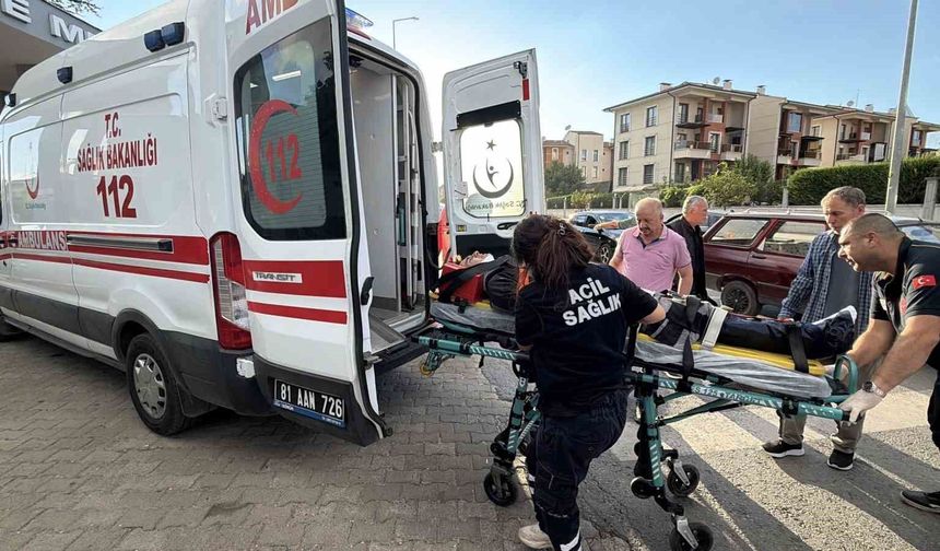 Otomobile çarpmamak için manevra yapınca bisikletten düştü