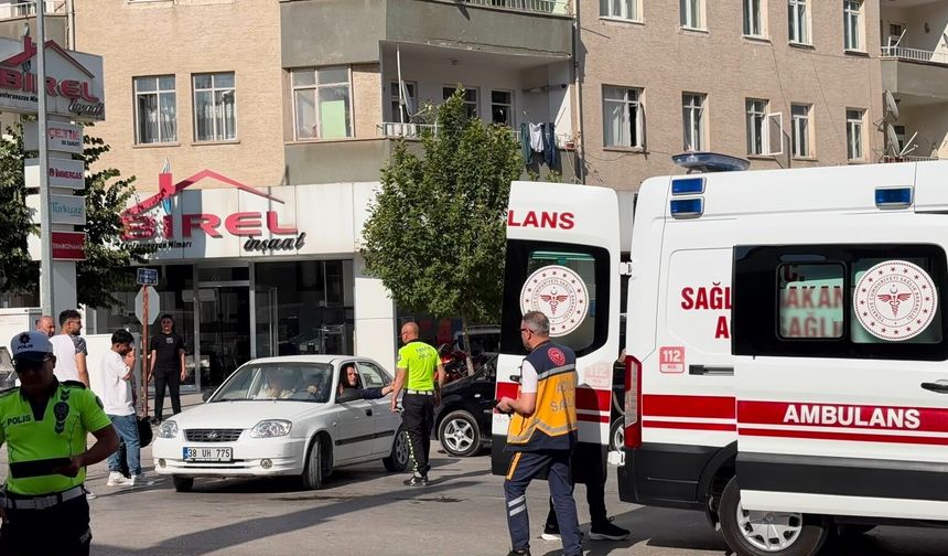 Otomobil ile motosiklet çarpıştı: 1 yaralı
