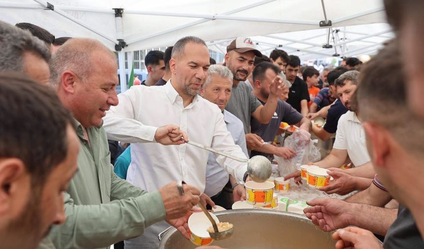 Ata Sanayi’de aşure geleneği yaşatıldı