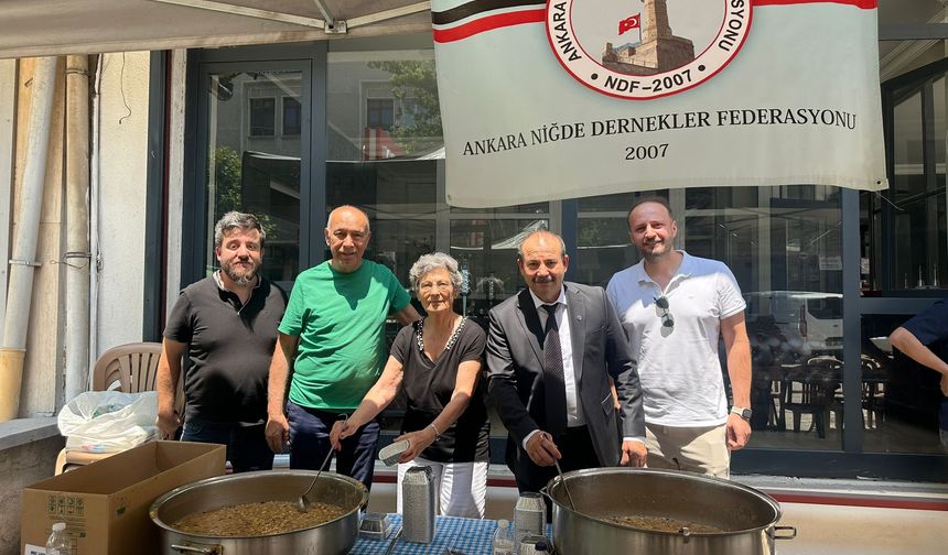 Ankara'da Niğde Dernekler Federasyonundan aşure ikramı