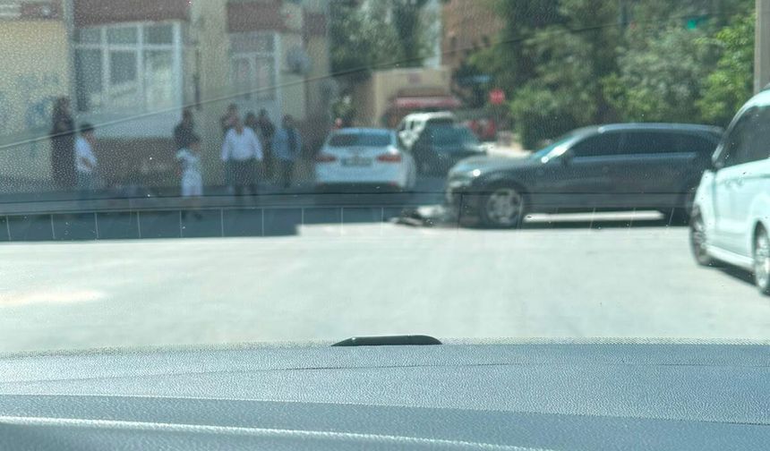 Şahsüleyman Mahallesi'nde iki otomobil çarpıştı