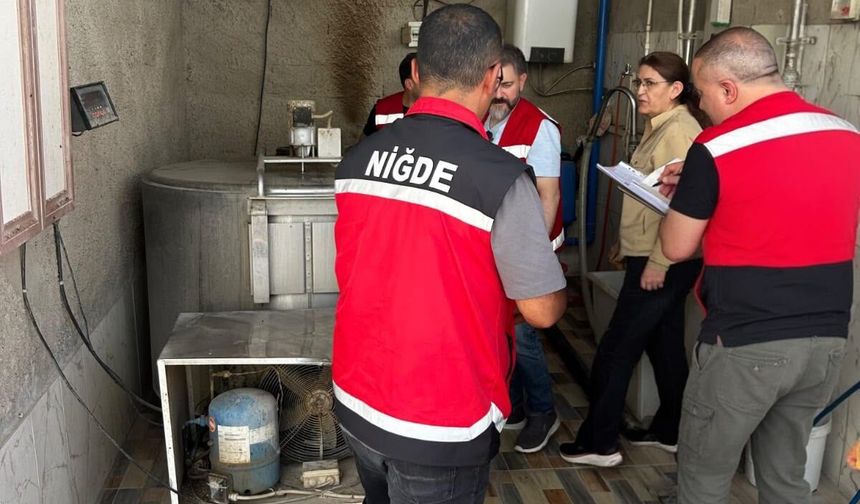 Niğde’de süt sağım tesisleri ve soğutma tankları denetlendi