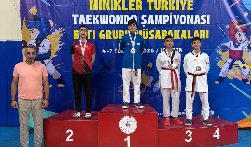 Niğdeli sporculardan çifte madalya