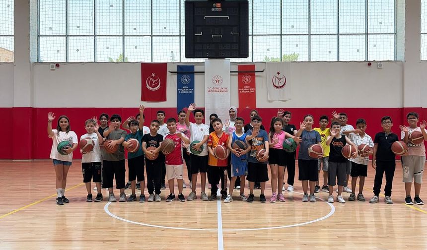 Niğde’de yaz tatilini sporla değerlendiriyorlar
