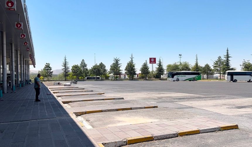 Yaz tatiliyle birlikte Niğde otogarı sessizliğe büründü