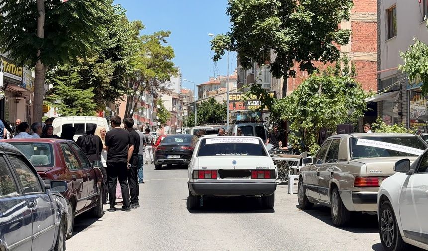 Niğde'de düğün konvoyu trafiği aksattı