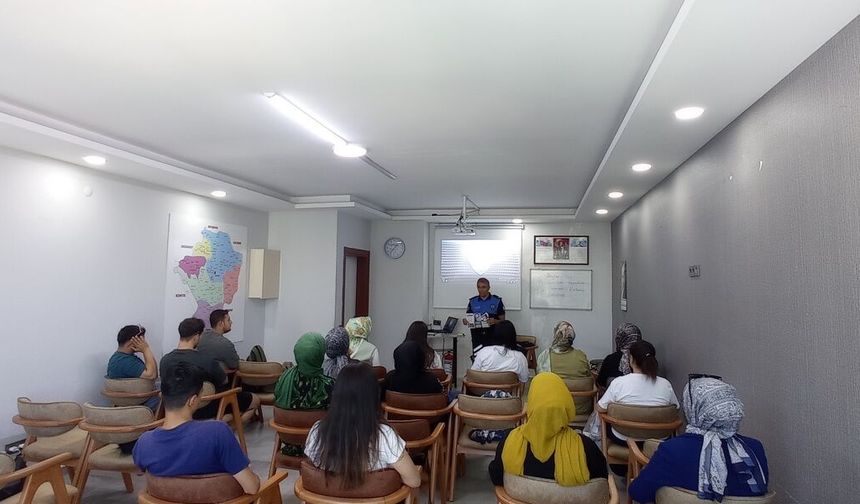 Niğde'de dolandırıcılığa karşı bilgilendirme