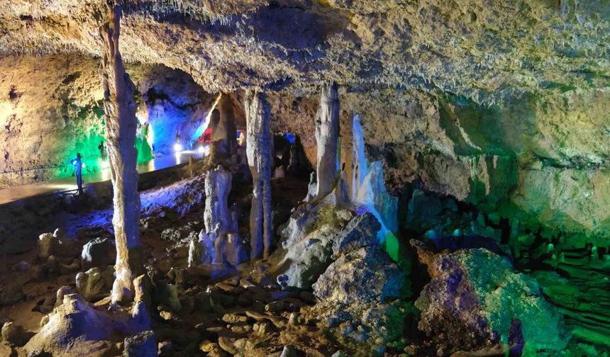 İncesu Mağarası ziyaretçilerini hayran bırakıyor