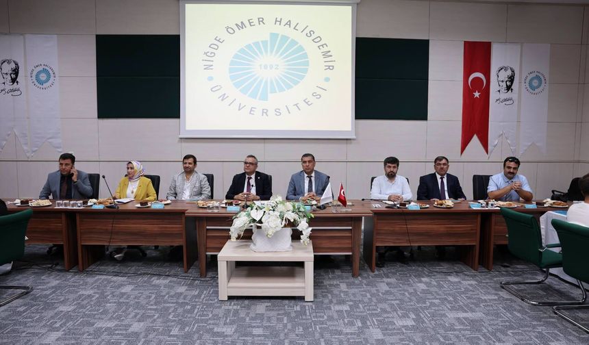 NÖHÜ'de YKS tercih dönemi tanıtım toplantısı düzenlendi