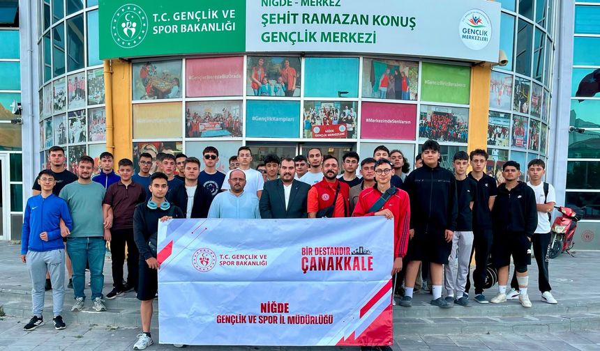 Niğdeli öğrenciler "Bir Destandır Çanakkale" programında