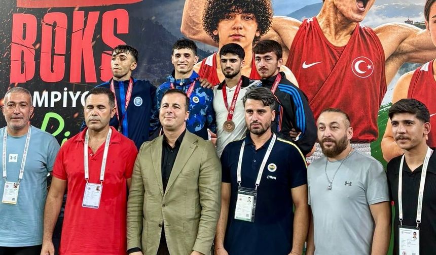 Niğdeli boksörler Rize’den iki madalyayla döndü