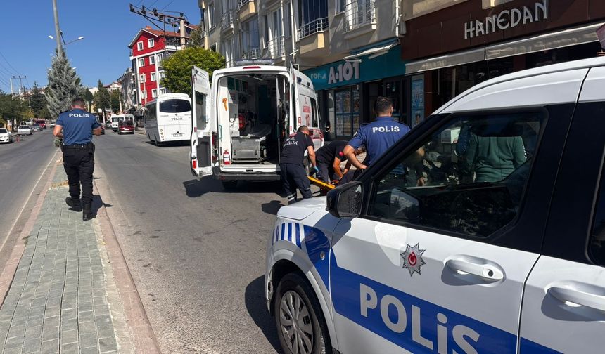 Açılan otomobil kapısı kazaya neden oldu: 2 yaralı