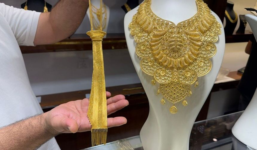Düğünlerin cep yakan yeni trendi: Altın kravat