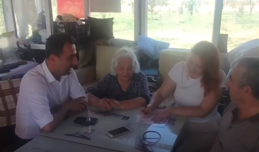 CHP'nin ilk kadın kolları başkanlarından Müzeyyen Eröz Yeni Parti'ye katıldı
