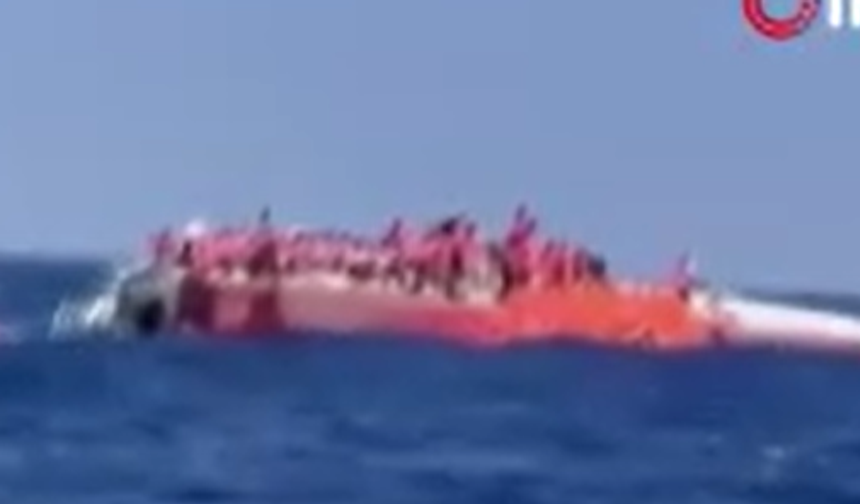Girne açıklarında katamaran tipi yolcu gemisi battı