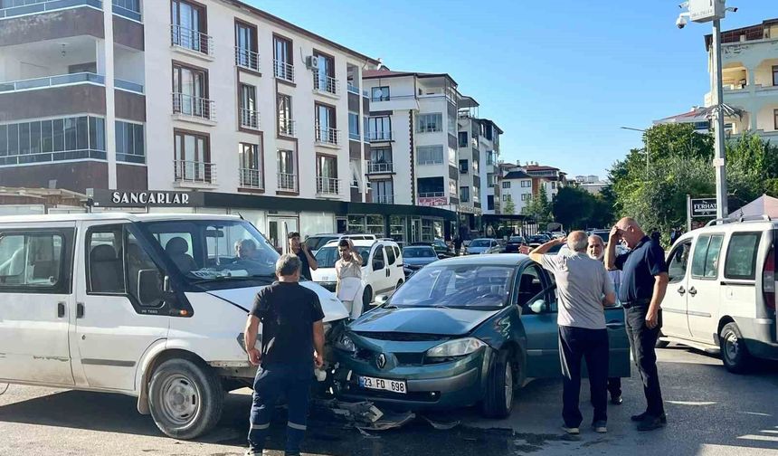 Kazadan kaçmak isterken motosiklet çarptı