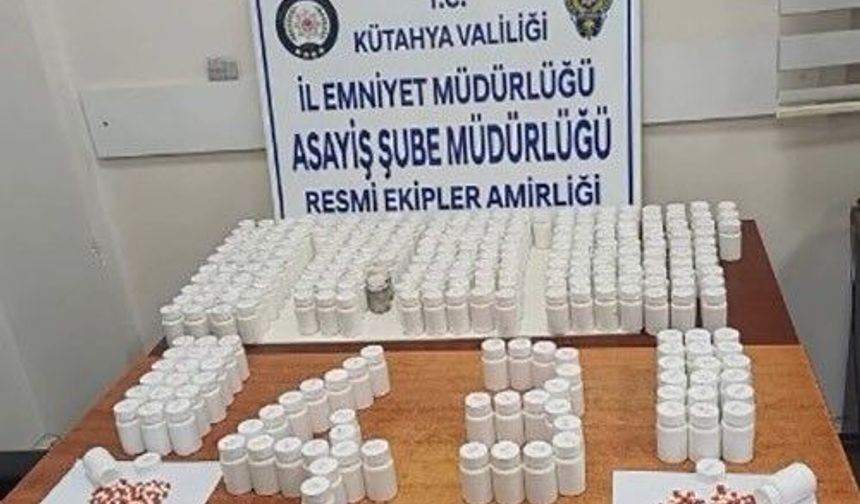 Araçtan 14 bin 622 uyuşt*rucu hap çıktı: 4 tutuklama