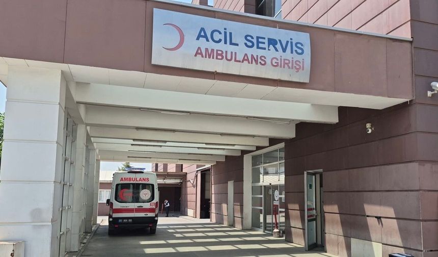 Motosiklet ile otomobil çarpıştı: 1 yaralı
