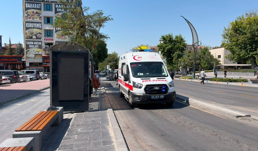 Niğde Cumhuriyet Meydanı’nda vatandaş fenalaştı