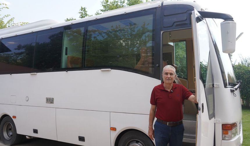 Niğde'de eski otobüsü karavana dönüştürdü