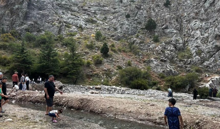 Totari Çayı doğaseverlerin uğrak noktası oluyor
