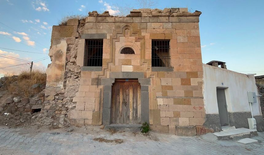 Fertek’te 136 yıllık Kutsal Haç Şapeli tarihe tanıklık ediyor