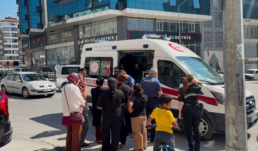 Niğde’de otomobilin çarptığı çocuk yaralandı