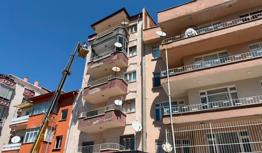 Niğde’de sıva tehlikesine karşı kaldırım kapatıldı