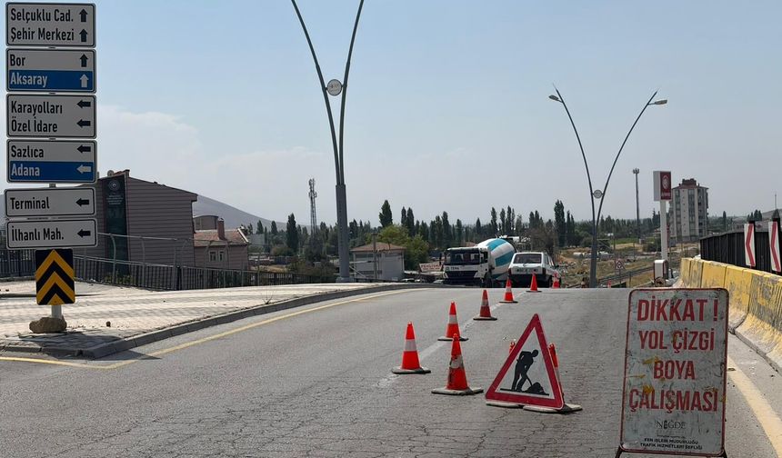 Kazaların yaşandığı kavşakta sürücüler uyarılıyor
