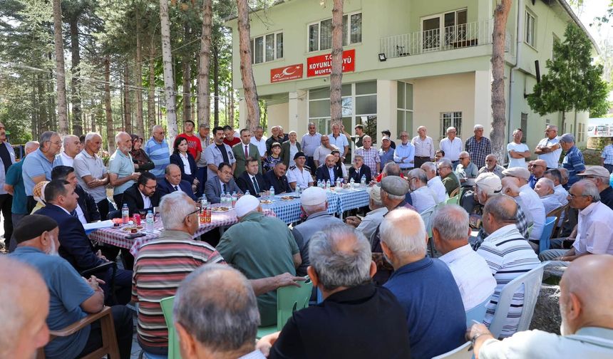 Vali Akmeşe, Koyunlu ve Fesleğen köylerinde vatandaşlarla buluştu