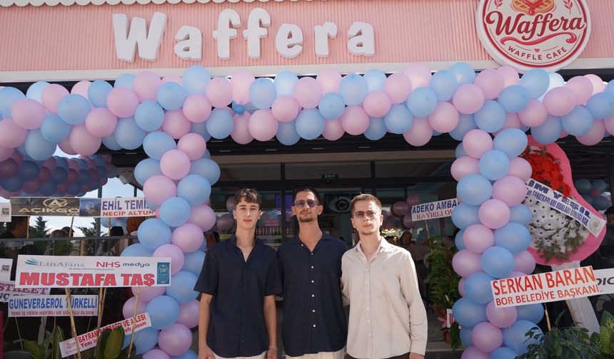 Niğde’de Waffera Waffle Cafe görkemli törenle açıldı