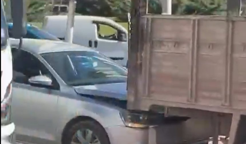 Niğde’de otomobil kamyonete arkadan çarptı
