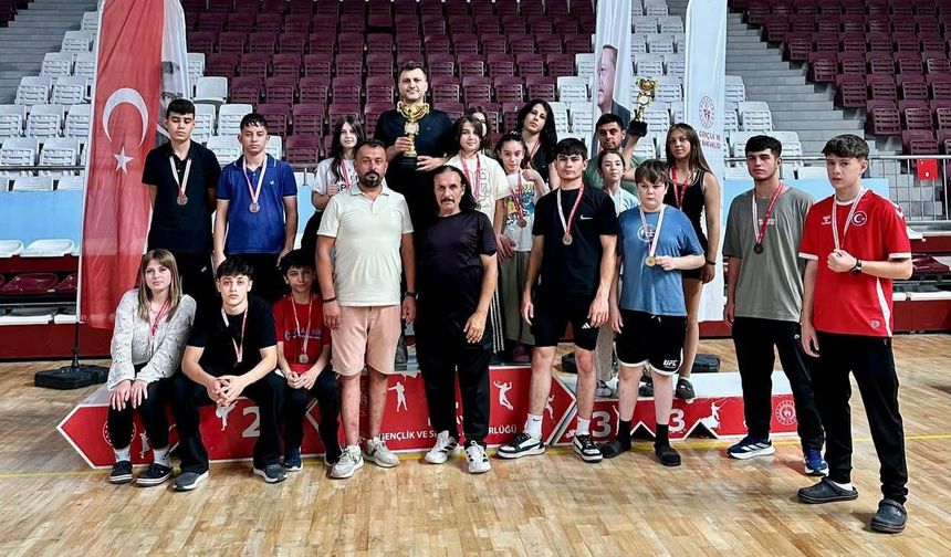 Hatay’da Niğde fırtınası: 16 madalya, 1 şampiyonluk kupası