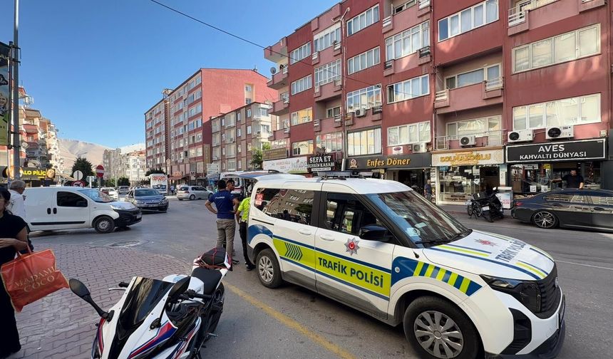 Niğde’de otomobil ile hafif ticari araç çarpıştı: 2 yaralı