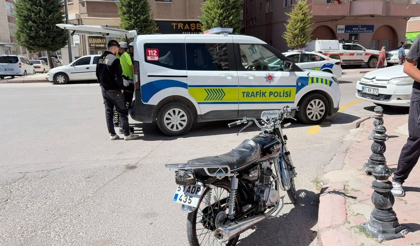 Niğde’de motosiklet kamyonete çarptı: 1 yaralı