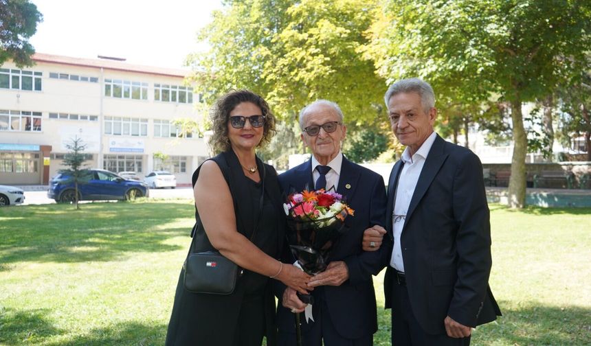 Niğde’de 90 yaşında yeniden öğrenci oluyor