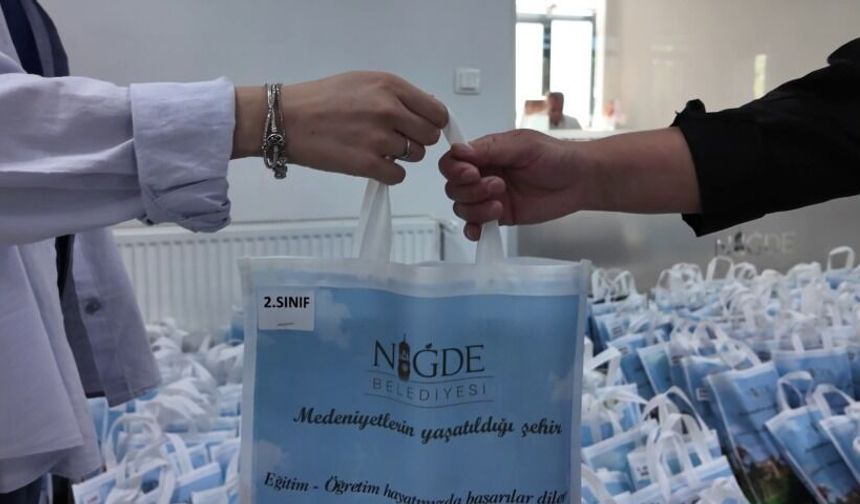 Niğde Belediyesi yeni eğitim döneminde de öğrencilerin yanında