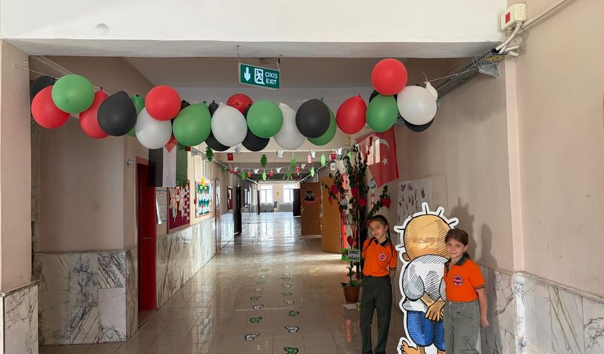 Öğrencilerden Gazze’deki çocuklara destek mesajı