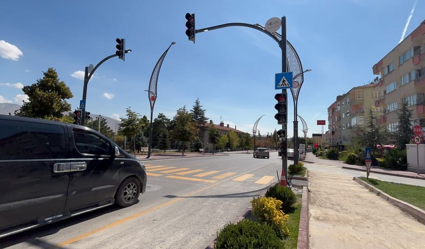 Niğde’de trafik ışıklarının yeri değişti