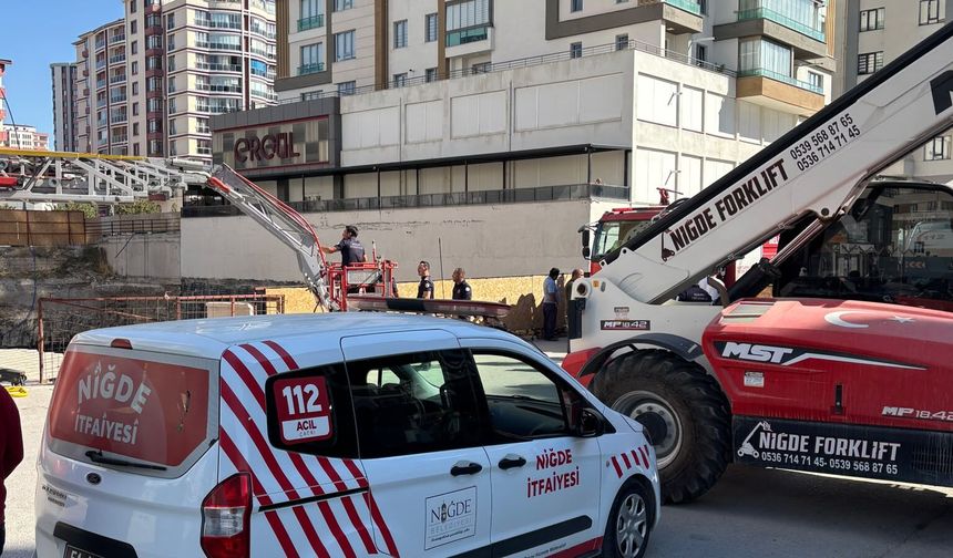 Niğde'de inşaatta feci kaza, olay yerinde muhabire saldırı!