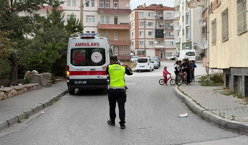 Otomobile çarpmamak için motosikletten düştü