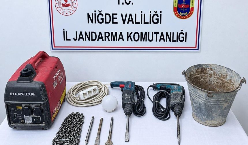 Niğde'de kaçak kazıya jandarma baskını: 1 gözaltı