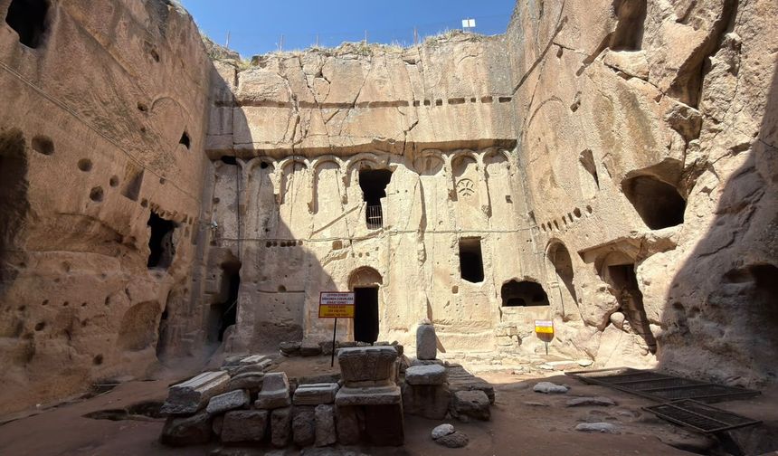 Gümüşler Manastırı’nı yaklaşık 50 bin kişi ziyaret etti