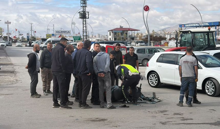 Niğde’de motosiklet ile otomobil çarpıştı: 1 yaralı