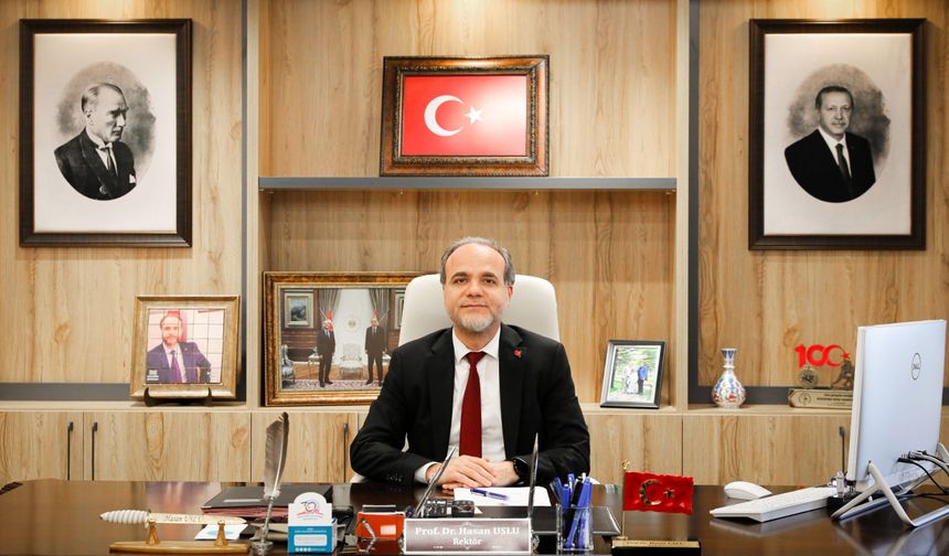 NÖHÜ Rektörü Uslu’dan 29 Ekim Cumhuriyet Bayramı mesajı
