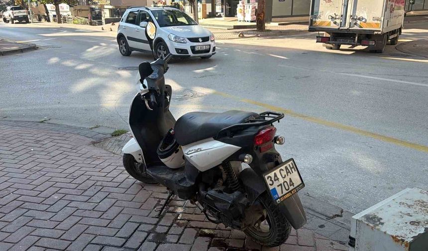 Motosiklet ile otomobil çarpıştı: 1 yaralı